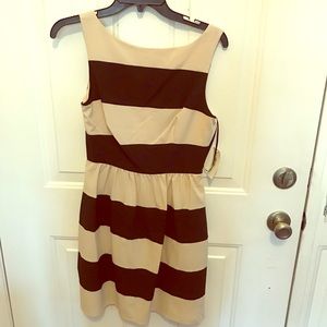 Beautiful dress perfect for wedding season!